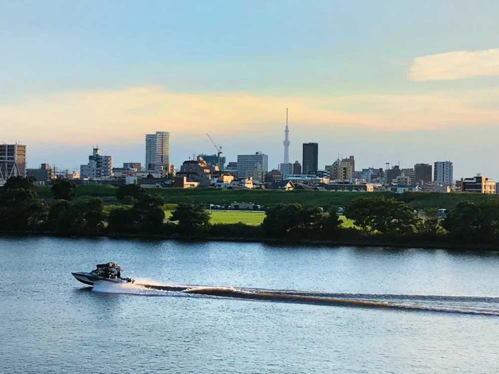 东京江户川的风景。