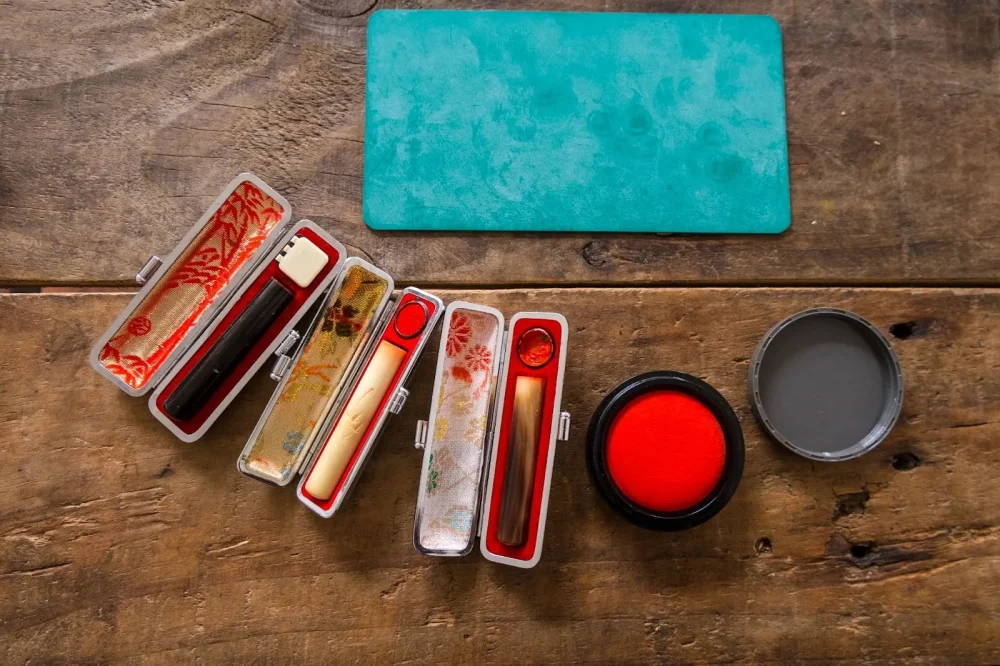 Seals, red ink pad and seal mat